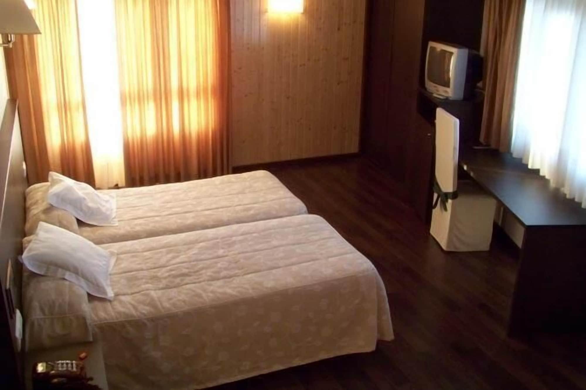 Hotel Park Ноя Екстериор снимка